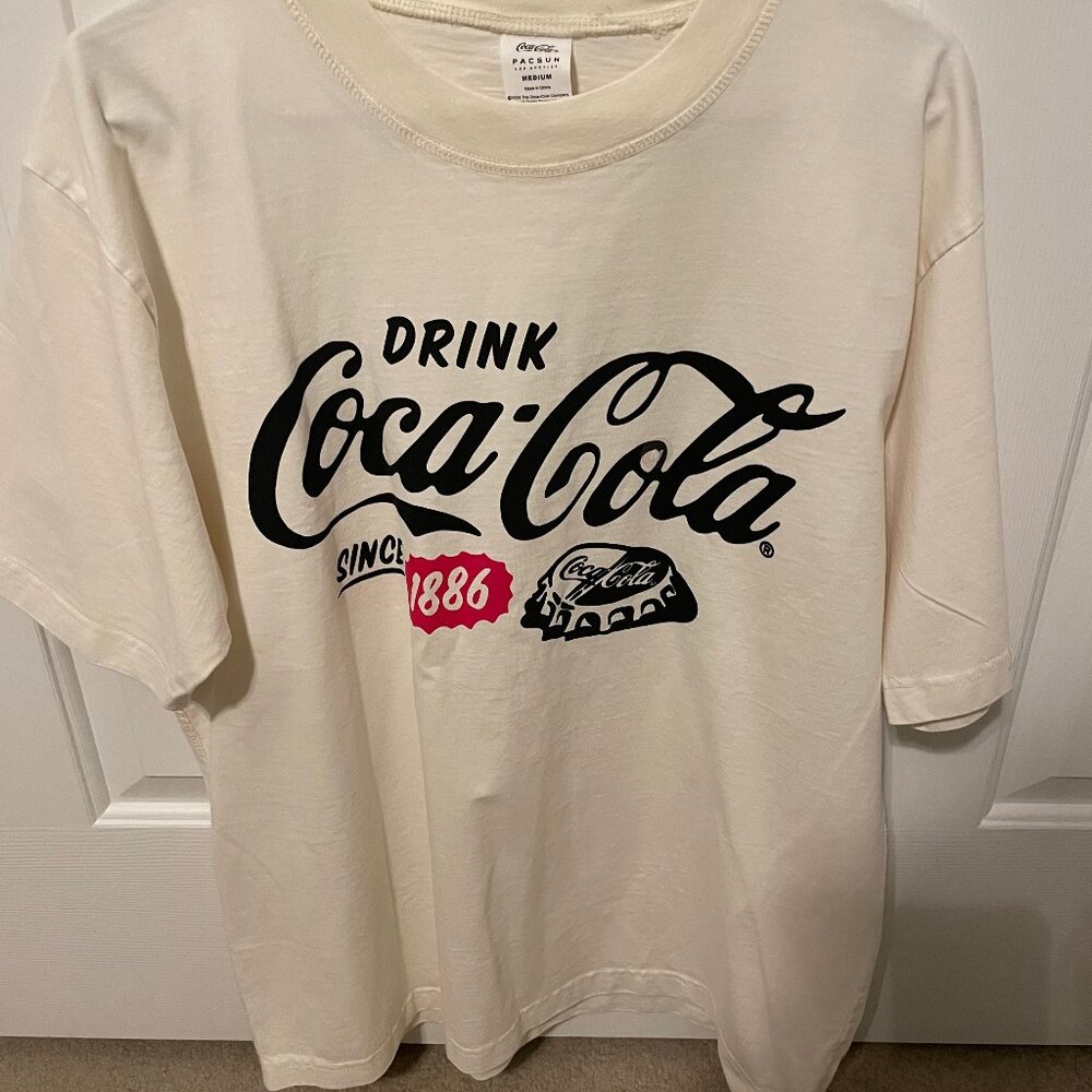 PacSun Men's Cream Coca Cola Vintage Oversized T-shirt Medium (New With Tags)